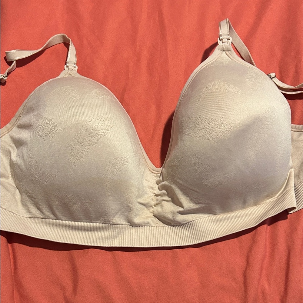 Nursing/Maternity Jessica Simpson Clip down bra Elegant Cream Wireless Bra
